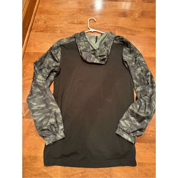 Men’s under armour pullover/windbreaker - Picture 3 of 3